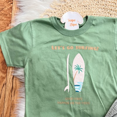 Conj. Camiseta Let's Go Surfing e Bermuda em Linho - Verde 